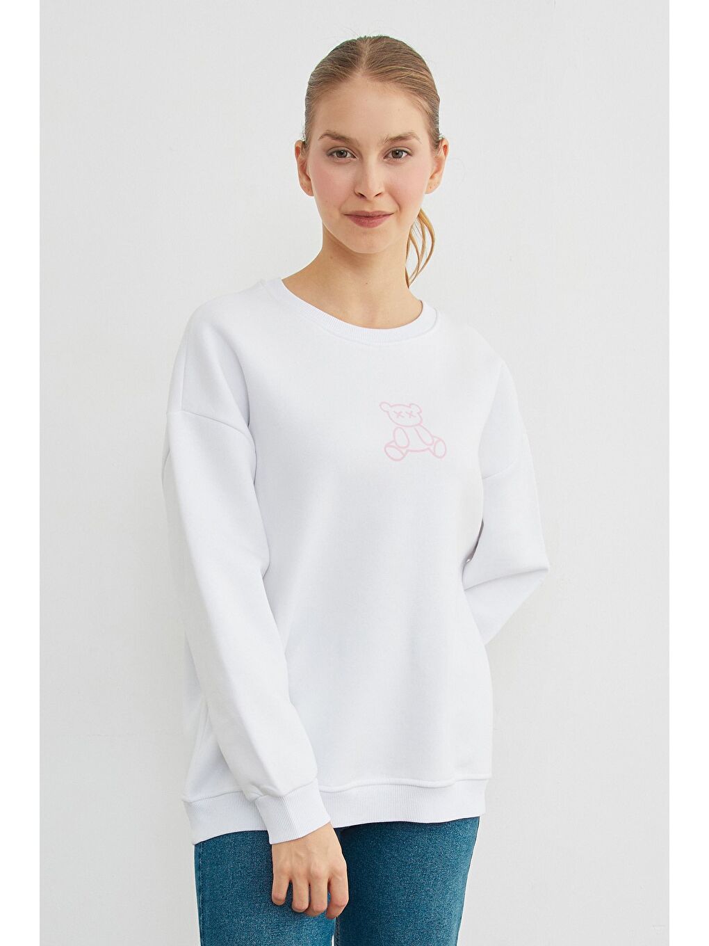 Beyaz 3 İplik Ayıcık Baskılı Bisiklet Yaka Sweatshirt-1