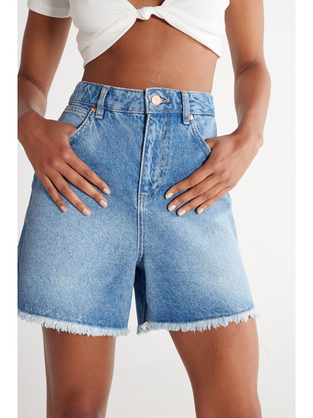 Donna Regular Fit Normal Kesim %100 Pamuk Açık Mavi Jean Jean Şort-4