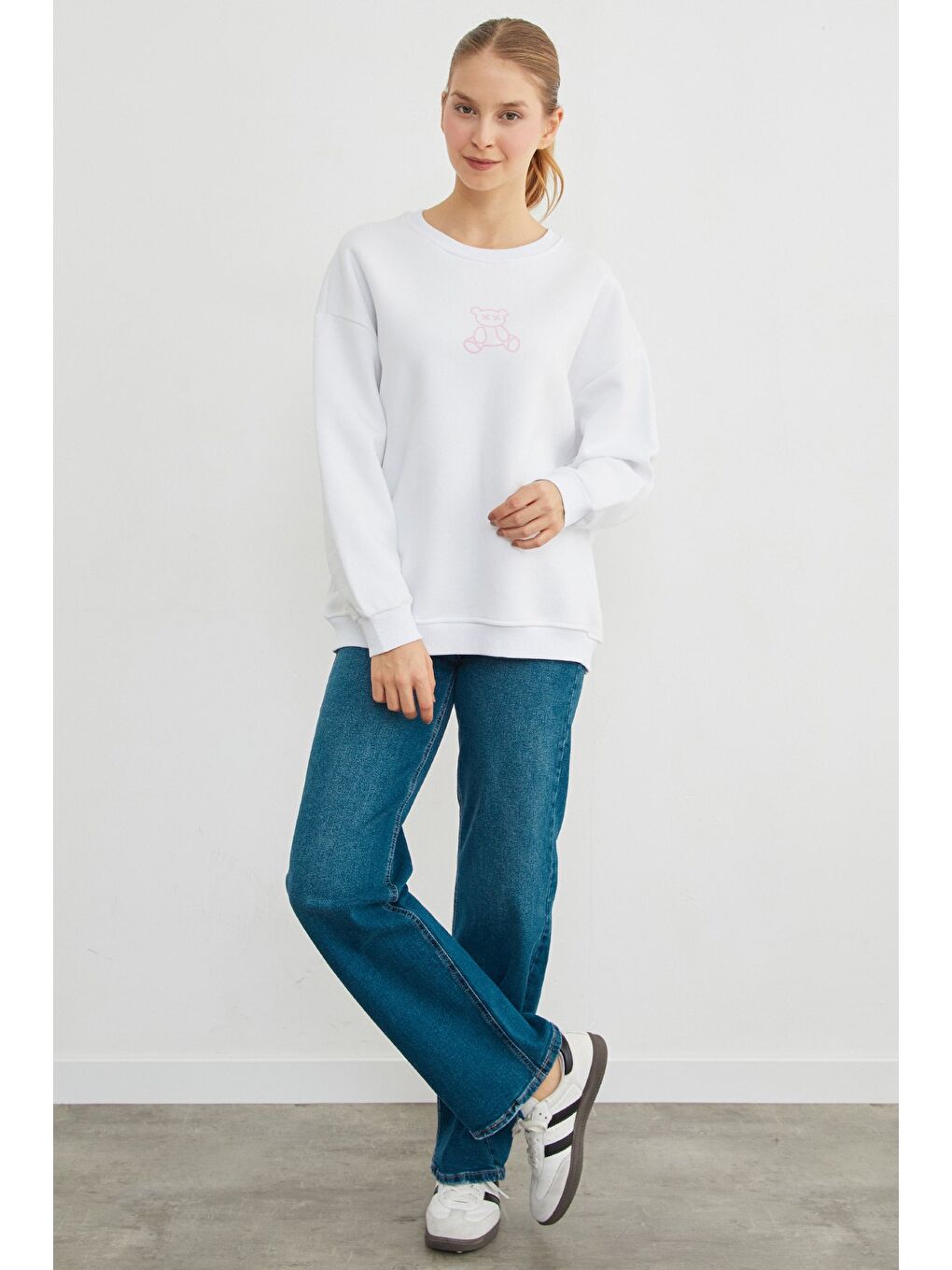 Beyaz 3 İplik Ayıcık Baskılı Bisiklet Yaka Sweatshirt-2