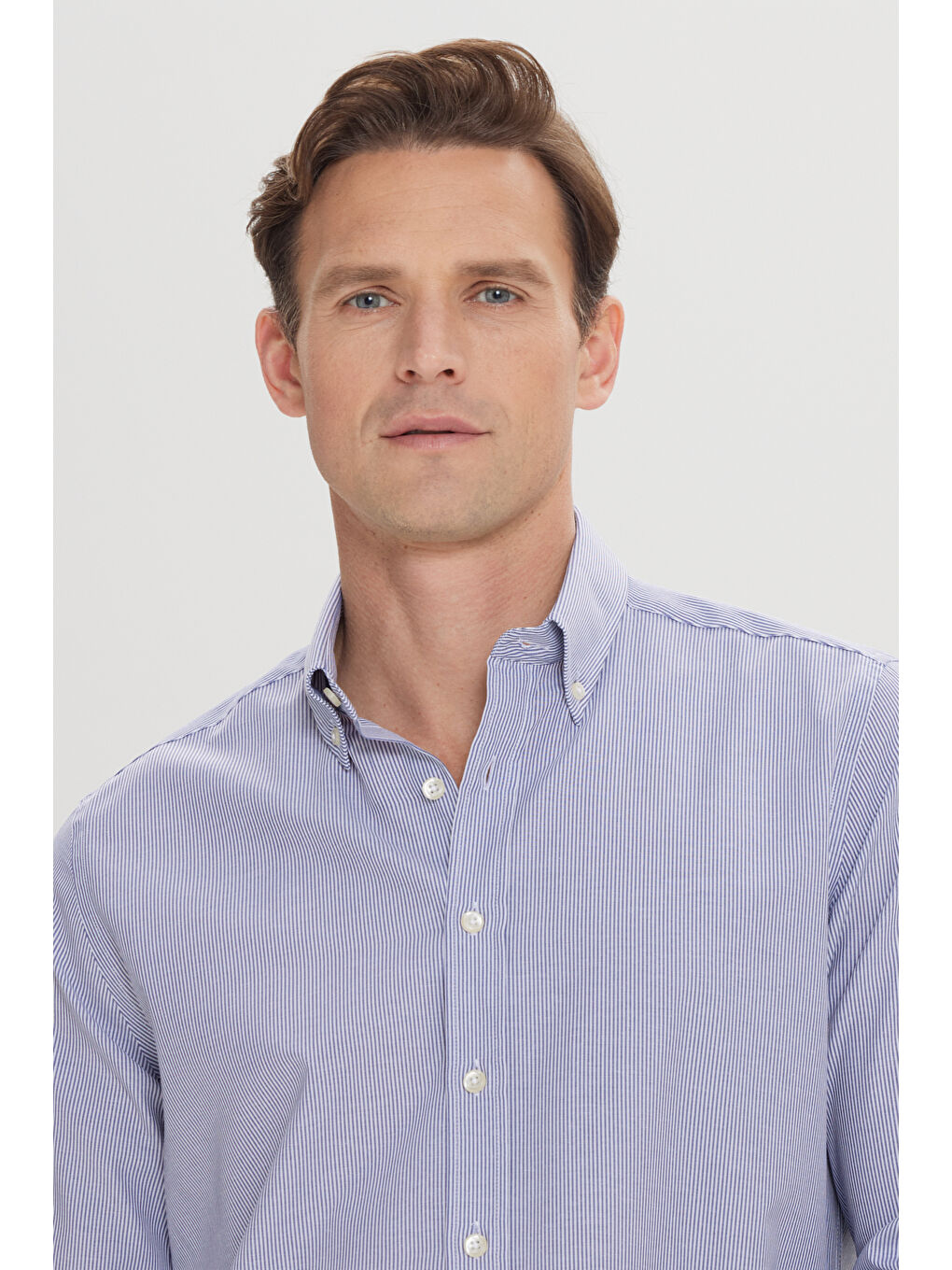 Erkek Beyaz-Mavi Slim Fit Dar Kesim Düğmeli Yaka Çizgili Gömlek-3