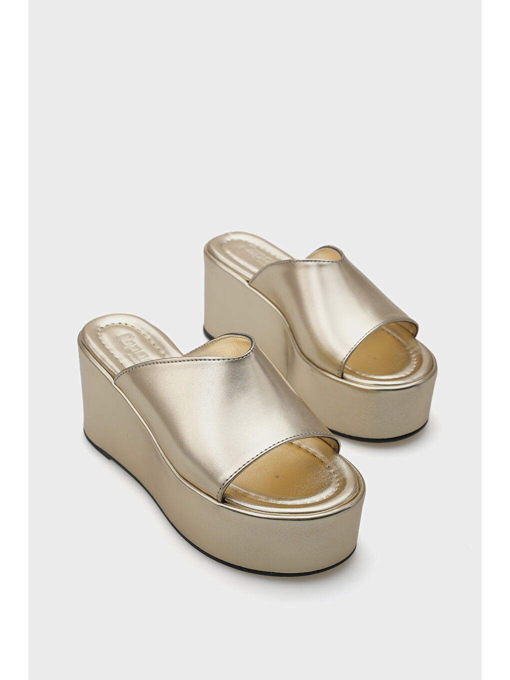 Sarı Marta Platform Metalik Tek Bantlı Kadın Terlik-1