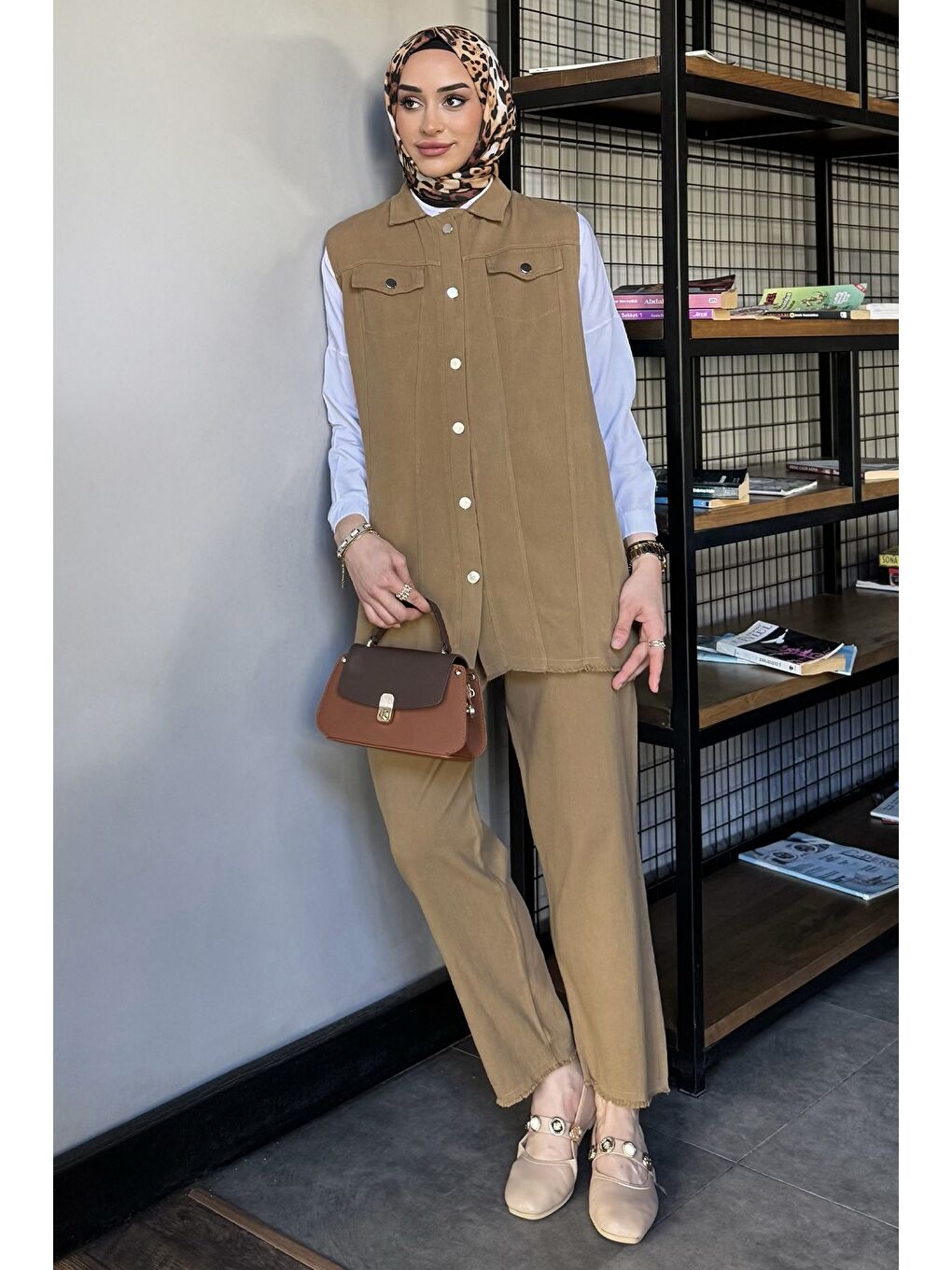 Ekru Tesettür Gabardin Yelek Pantolon İkili Takım-3