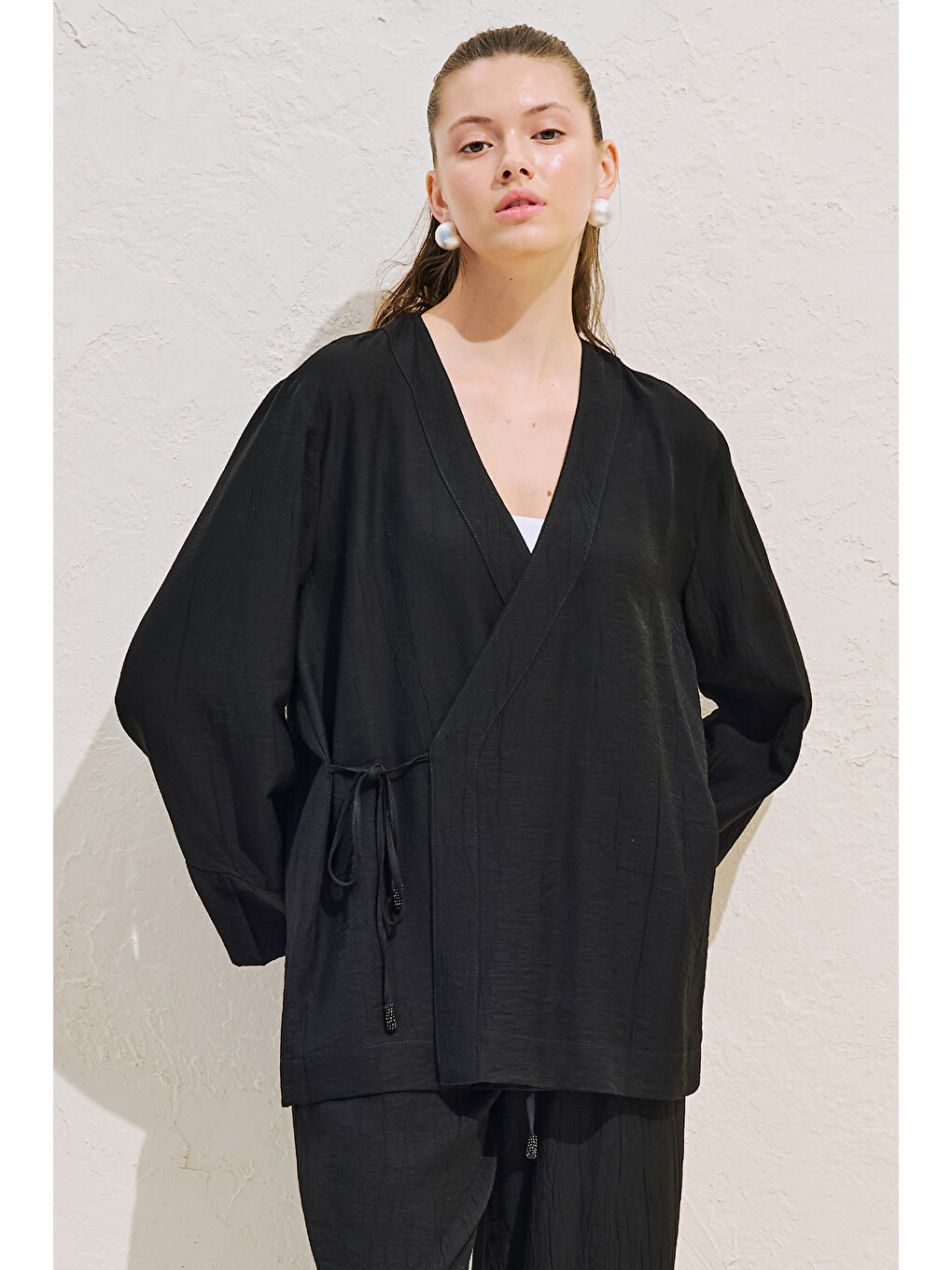 Dokulu Bağlamalı Kimono Bluz Siyah-2