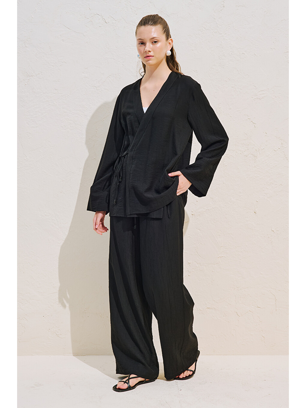 Dokulu Bağlamalı Kimono Bluz Siyah-3