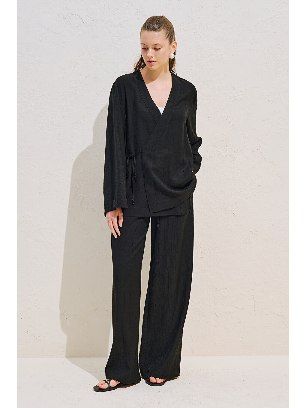 Dokulu Bağlamalı Kimono Bluz Siyah-4