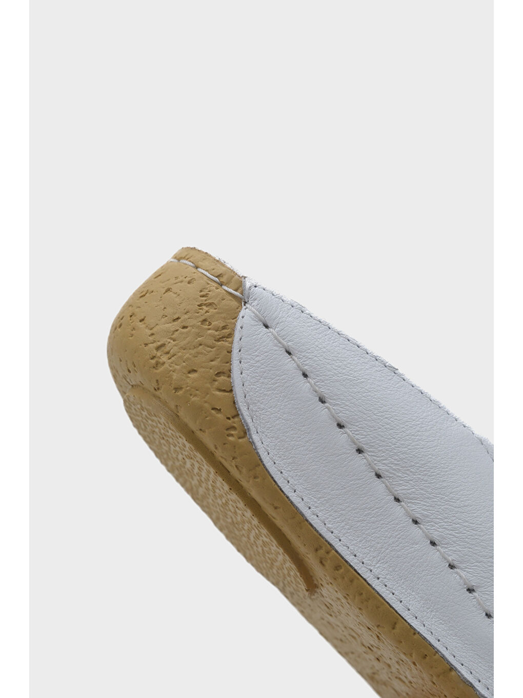 Beyaz Nissa Çapraz Bantlı Deri Konfor Anatomik Kadın Terlik-2