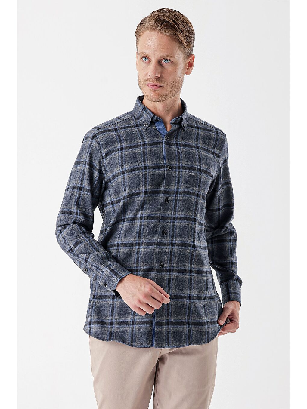 Koyu Lacivert Uzun Kollu Ekoseli Gabardin Cepli Garnili Casual Comfort Fit Gömlek 1004235109-5