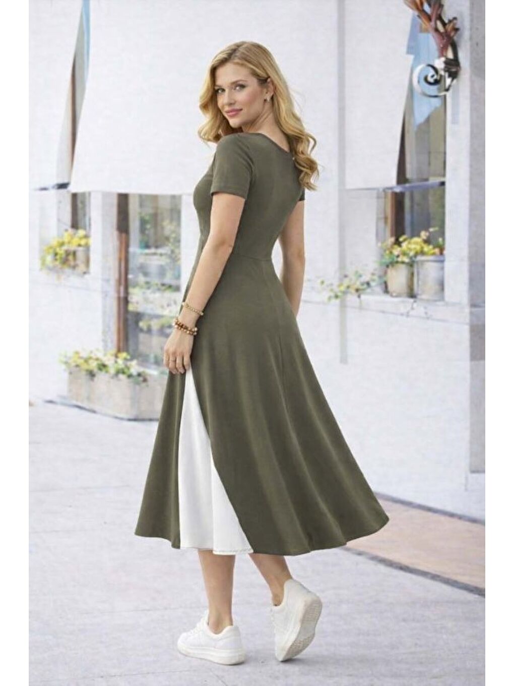 Yeşil Kadın Kısa Kollu Asimetrik Yakalı Düğme Detaylı Midi Viskon Elbise-2