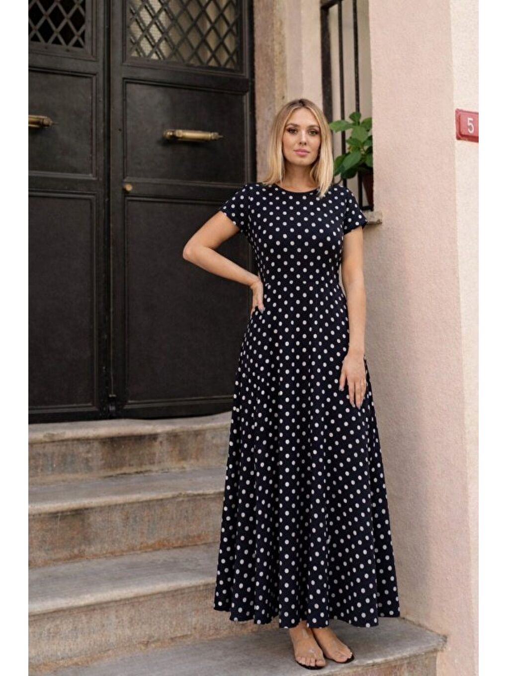 Siyah Kadın Kısa Kollu Bisiklet Yaka Puantiyeli Maksi örme Krep Elbise-3