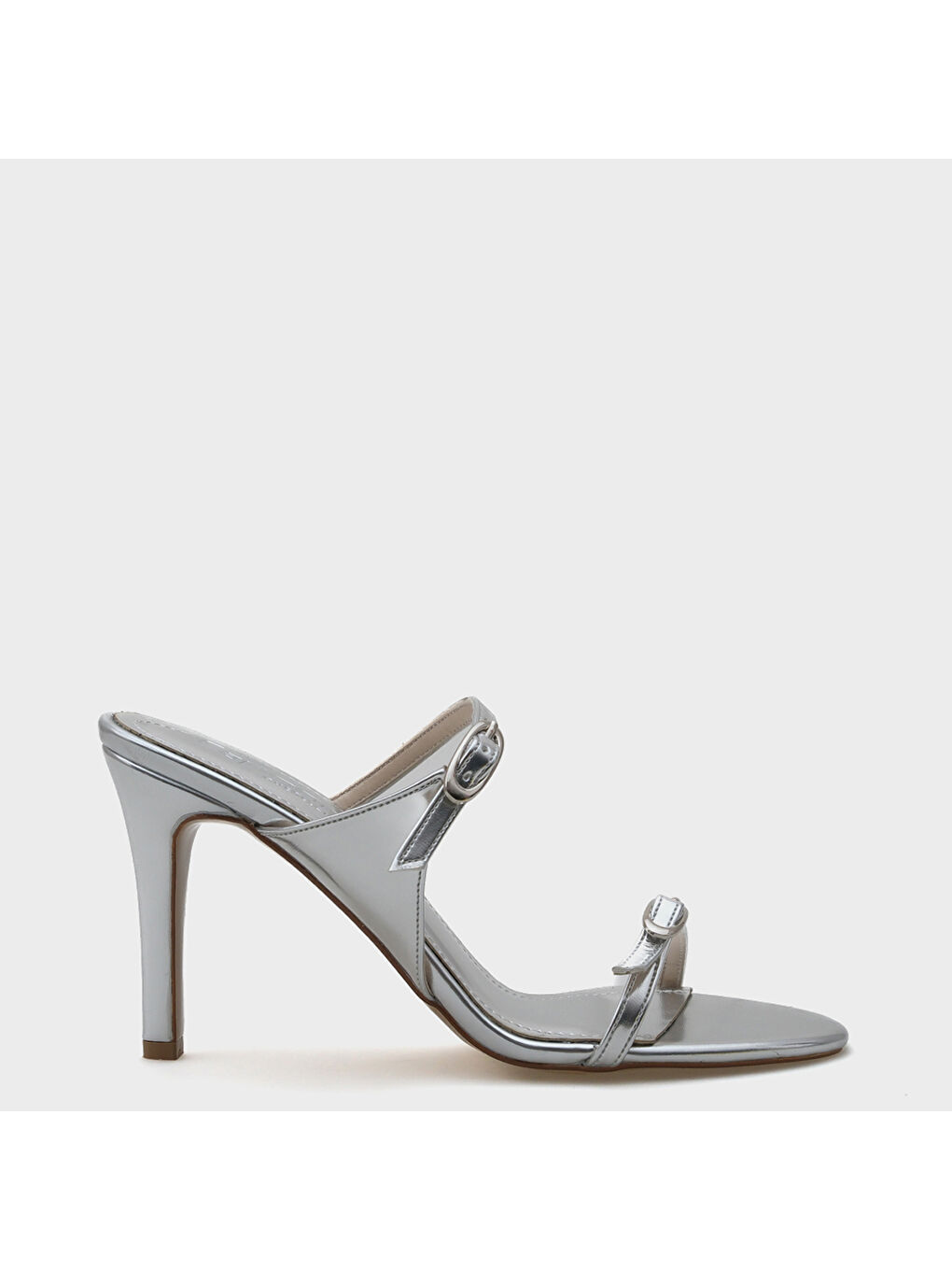 Gri Lucky Topuklu Çift Bantlı Metalik Kadın Terlik