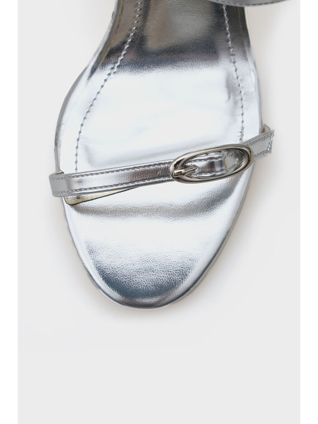 Gri Lucky Topuklu Çift Bantlı Metalik Kadın Terlik-2