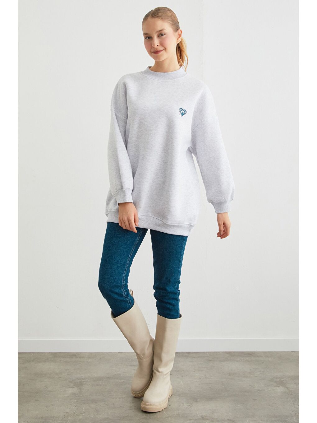 Gri 3 İplik Kurdele Taş İşlemeli Oversize Sweatshirt-2