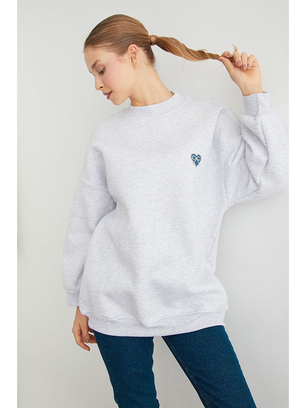 Gri 3 İplik Kurdele Taş İşlemeli Oversize Sweatshirt-3