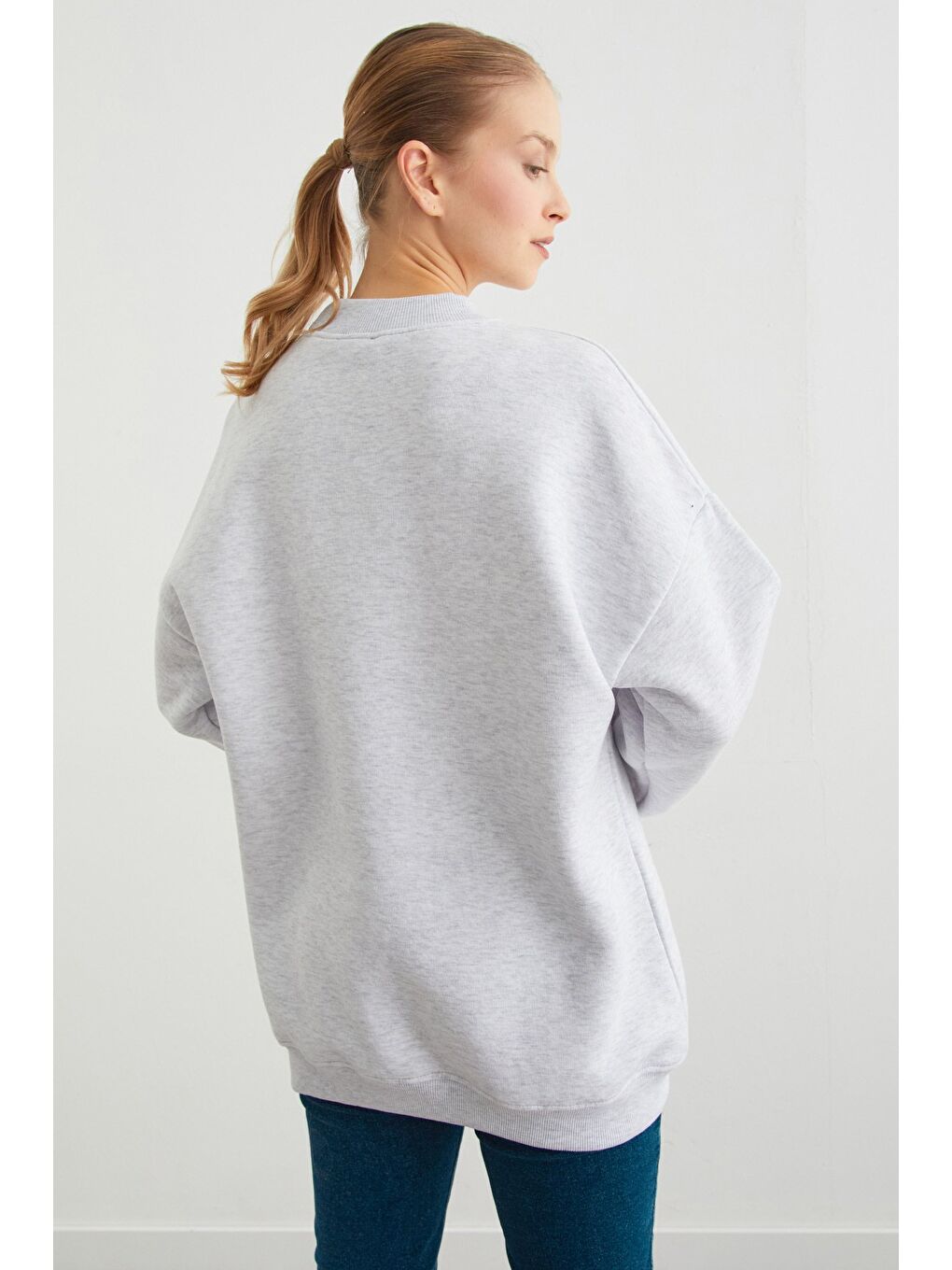 Gri 3 İplik Kurdele Taş İşlemeli Oversize Sweatshirt-4