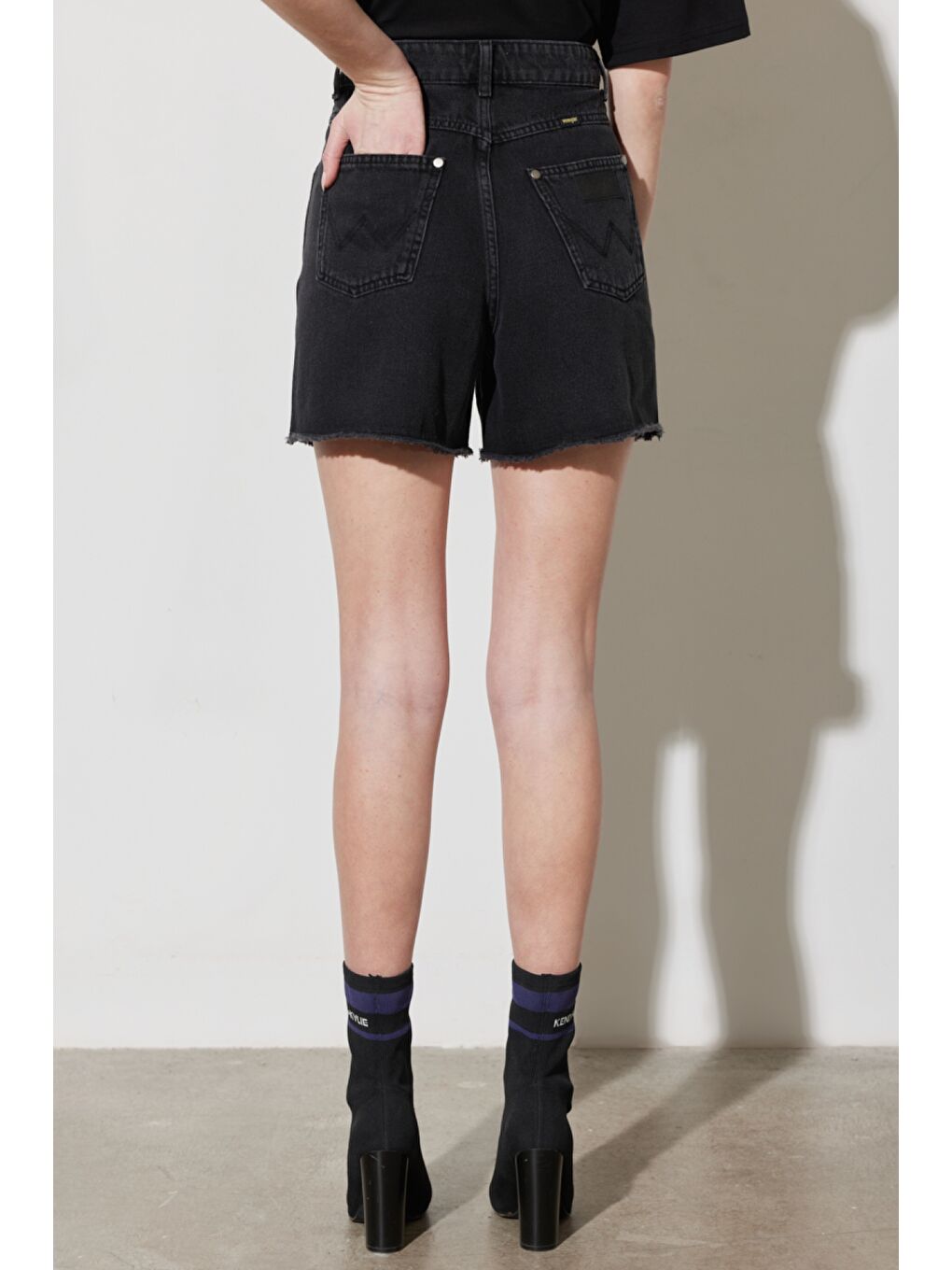 Donna Regular Fit Normal Kesim %100 Pamuk Siyah Jean Jean Şort-5