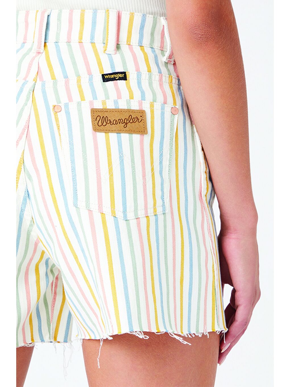 Beyaz Regular Fit Rahat Kesim Esnek Jean Şort-4