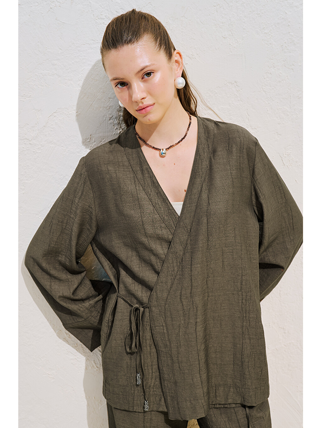 Bej Dokulu Bağlamalı Kimono Bluz Vizon