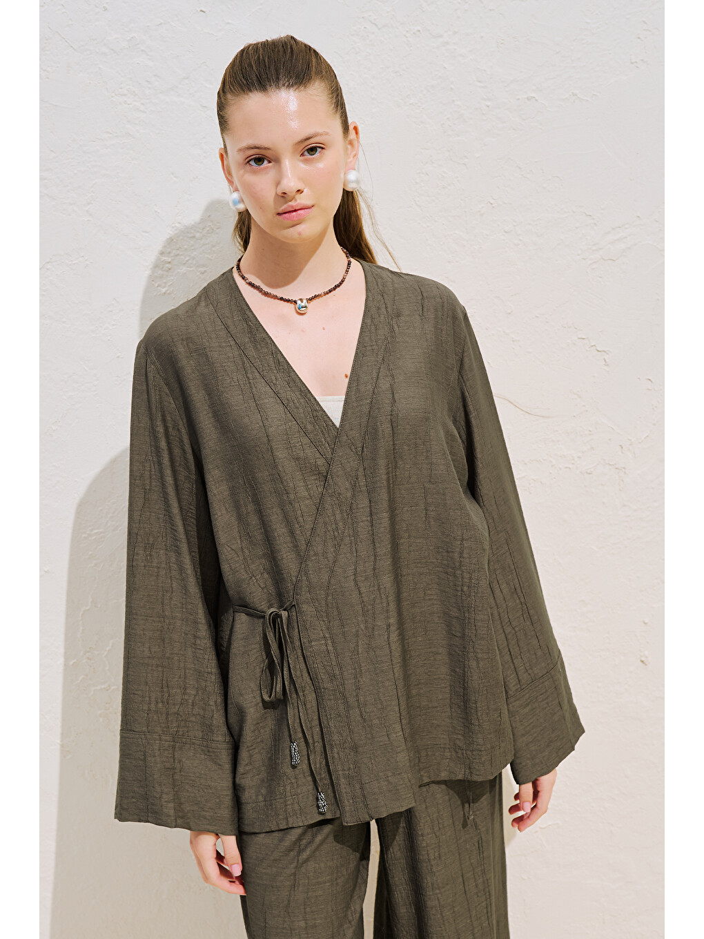 Bej Dokulu Bağlamalı Kimono Bluz Vizon-1
