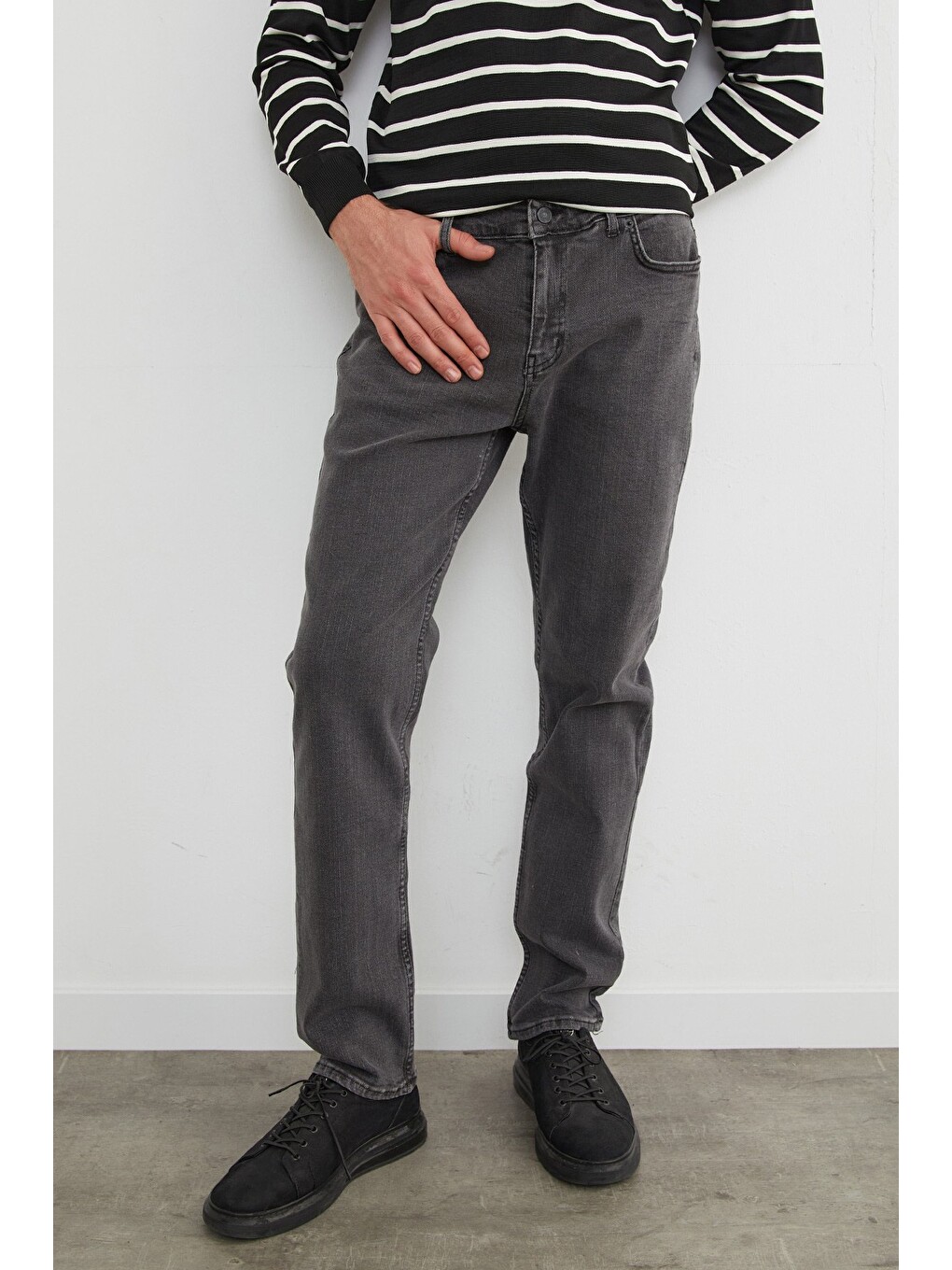 Gri Fermuarlı Straight Jean Pantolon-1