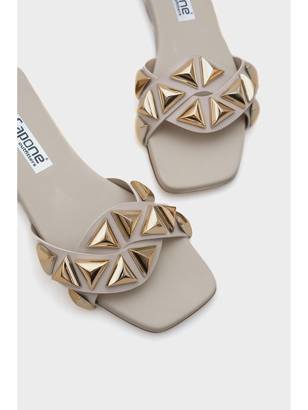 Bej Manon Küt Burunlu Metal Aksesuarlı Kısa Topuklu Konfor Kadın Terlik-3