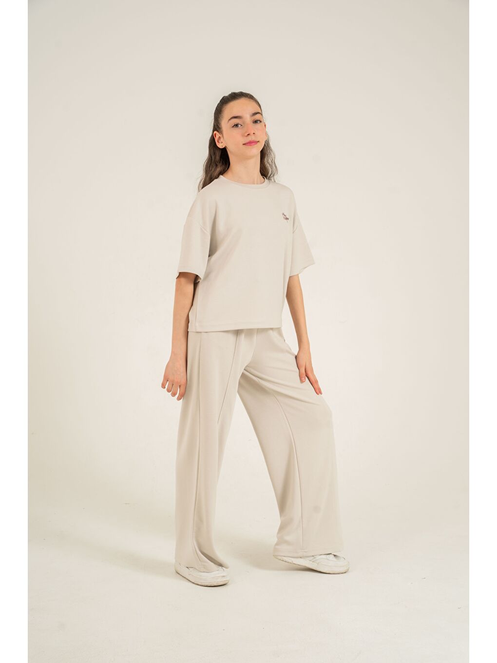 Bej New Team London Nakışlı Yumaşak Dokulu-Comfort Kumaş Kız Çocuk Alt Üst Eşofman Takımı-1