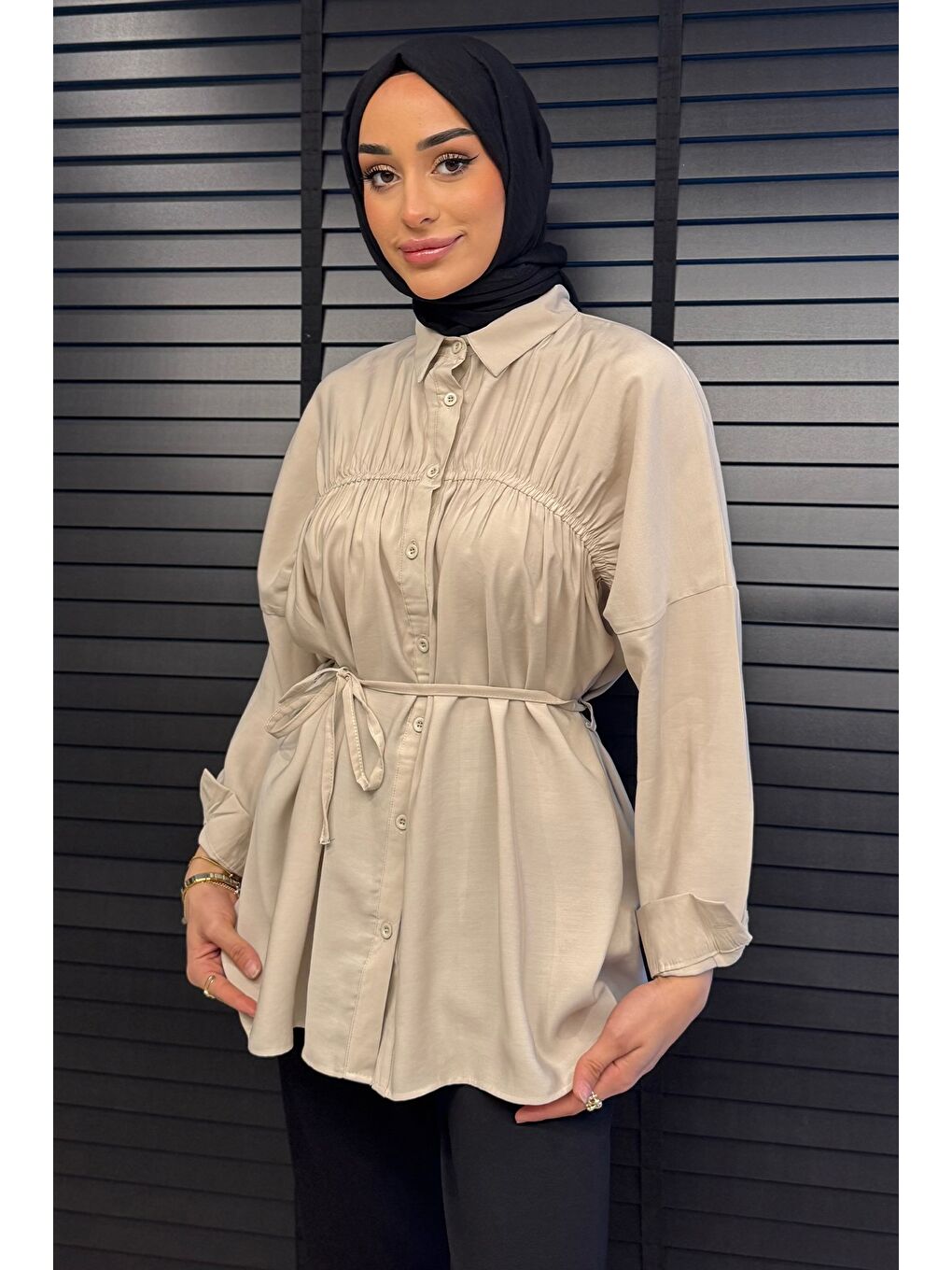 Bej Kadın Ön Büzgü Detaylı Bel Bağlamalı Tesettür Tunik-3