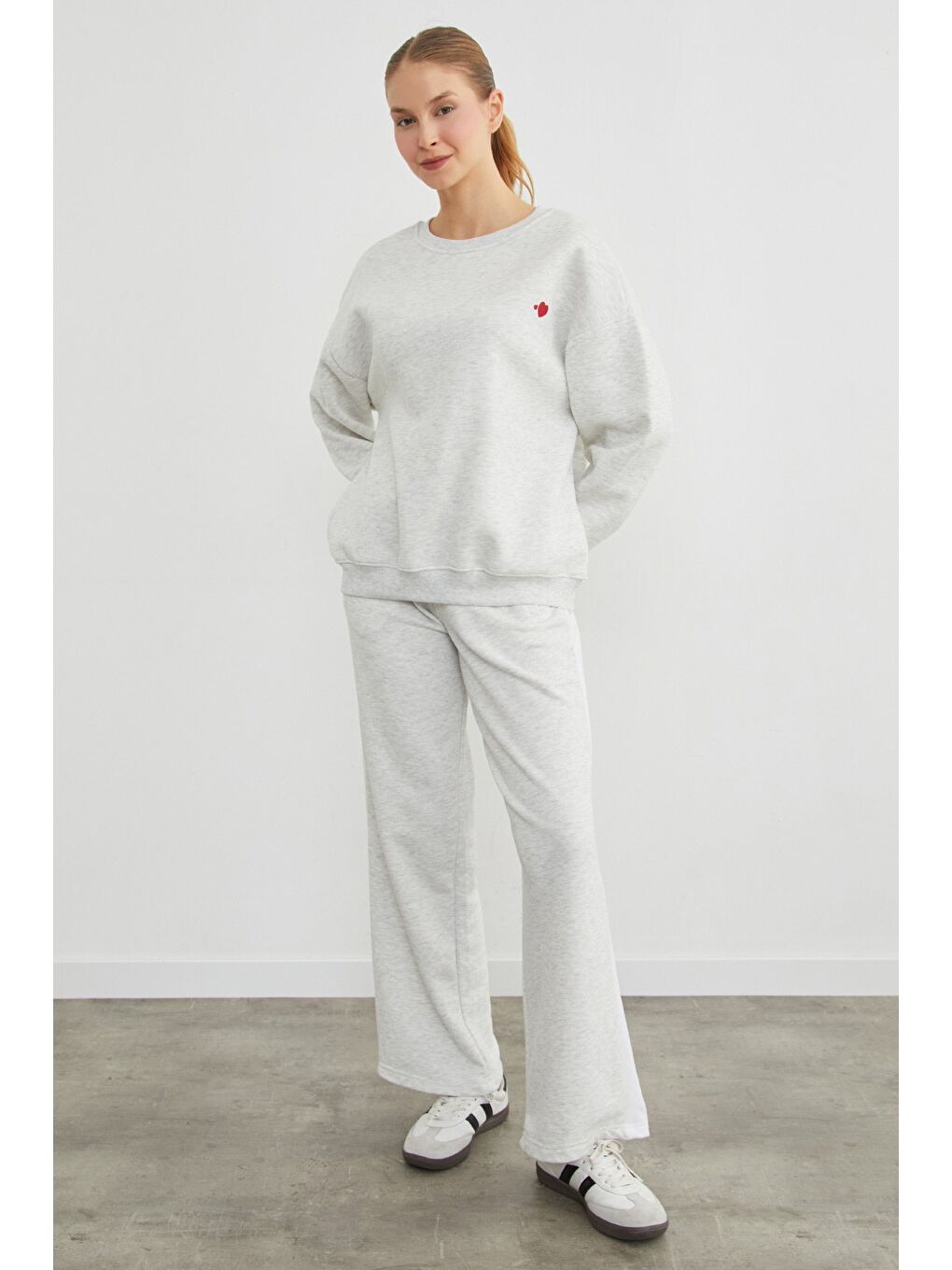 Gri 3 İplik Kalp Baskılı Bisiklet Yaka Sweatshirt-2