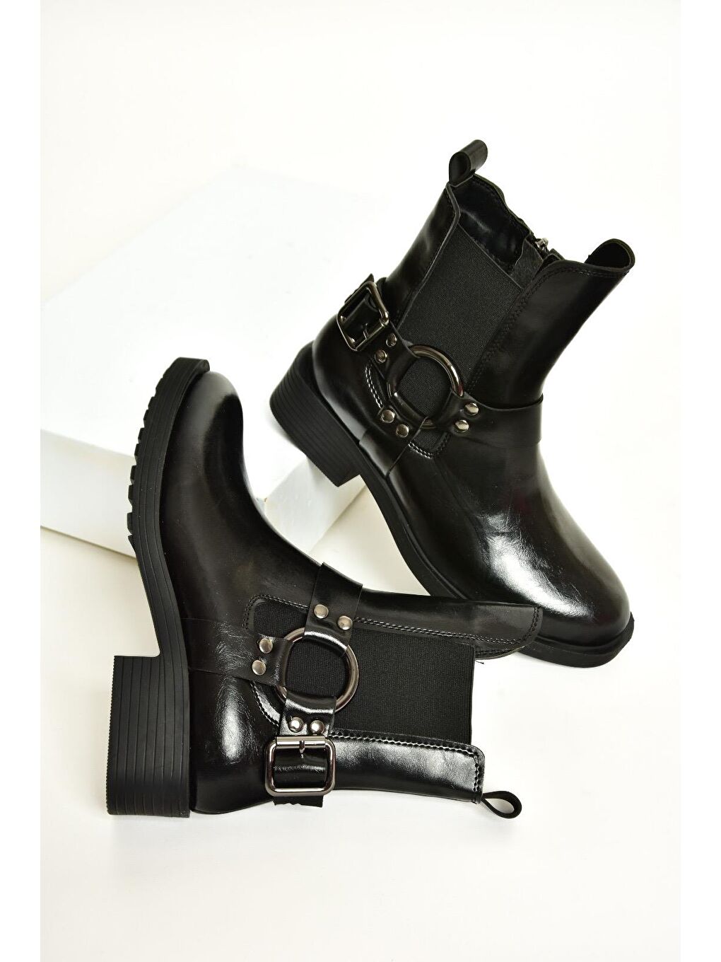 T8208810 Siyah Kadın Bot-1