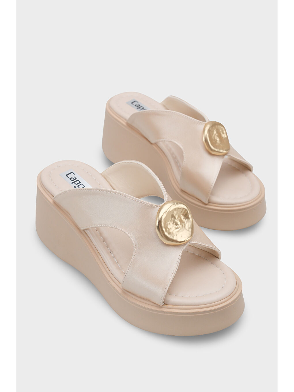 Bej Zarla Taşlı Dolgu Topuk Günlük Kadın Terlik-1