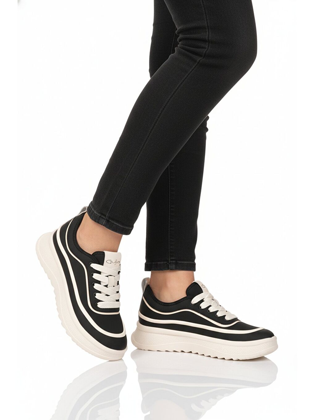 Siyah Bağcıklı Hafif Casual Ayakkabı 26Y373 G