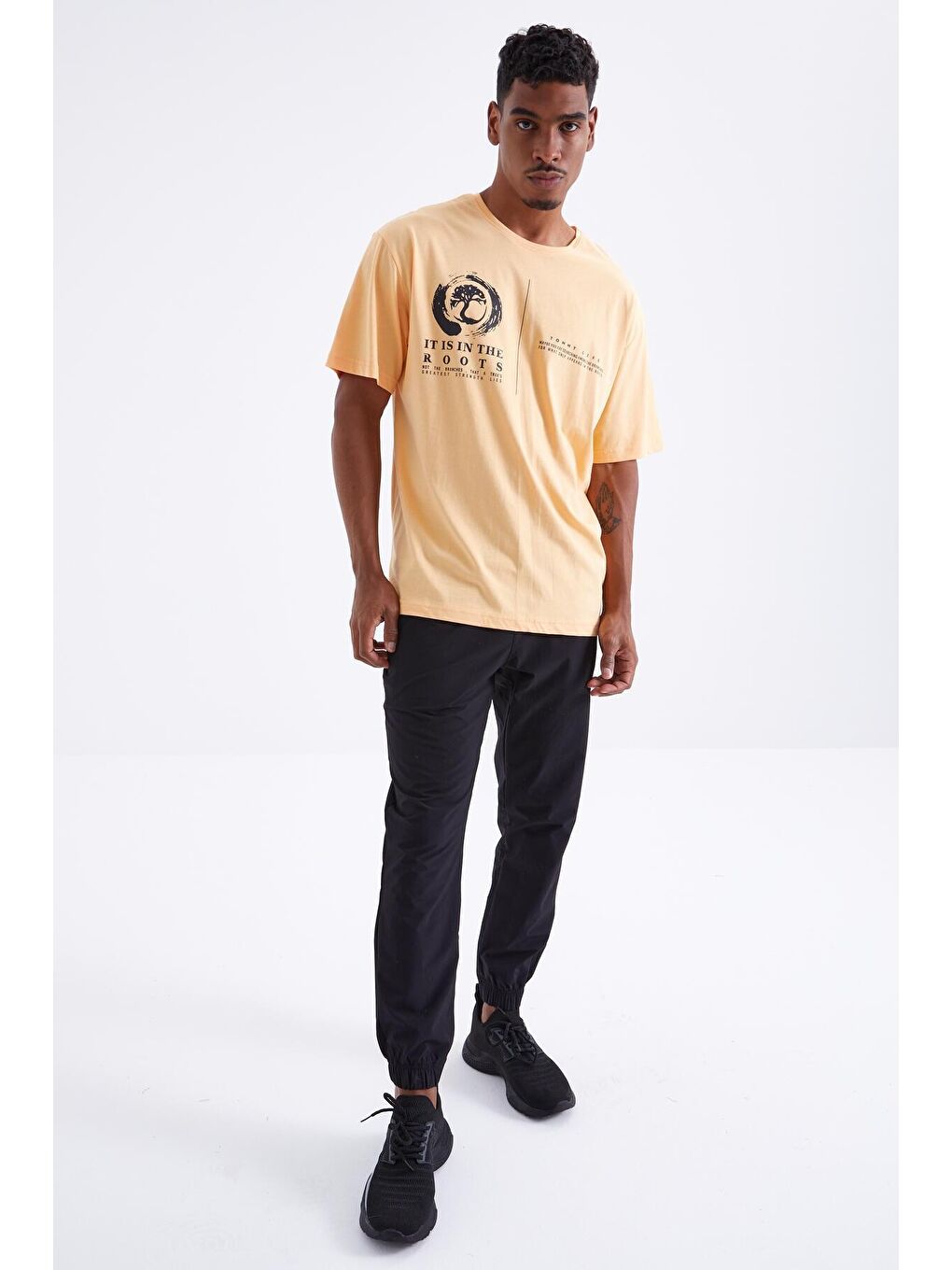 TOMMYLIFE Turuncu Kavun İçi Minimal Baskılı O Yaka Erkek Oversize T-Shirt  - 88096 - 1