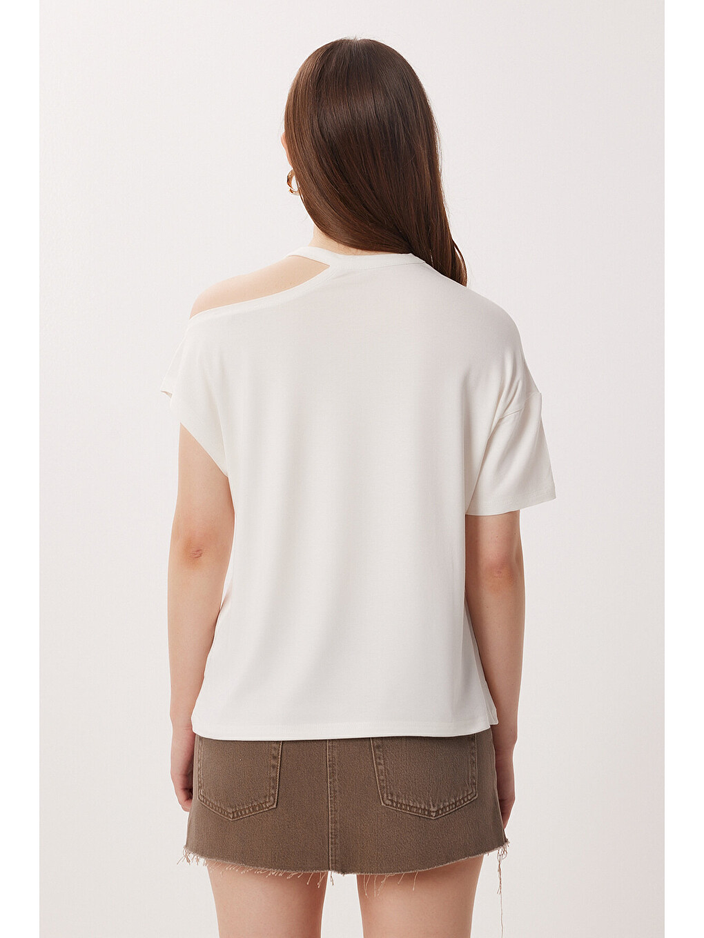 Ekru Cut Out Detaylı Viskon Bluz 1804 EKRU LRN0004-4