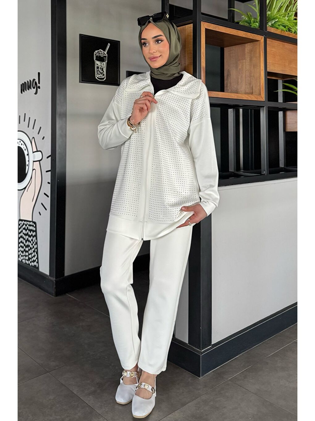 Beyaz Taş Detaylı Fermuarlı Büyük Beden Tesettür Hırka Pantolon İkili Takım-1