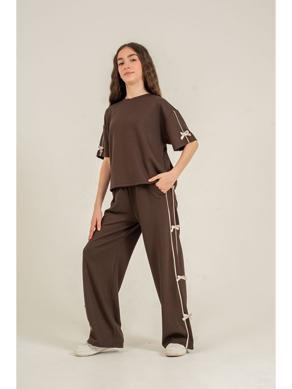 Kahverengi Üst Kollar Fiyonklu Alt Fiyonklu Yumaşak Dokulu-Comfort Kumaş Kız Çocuk Alt Üst Eşofman Takımı