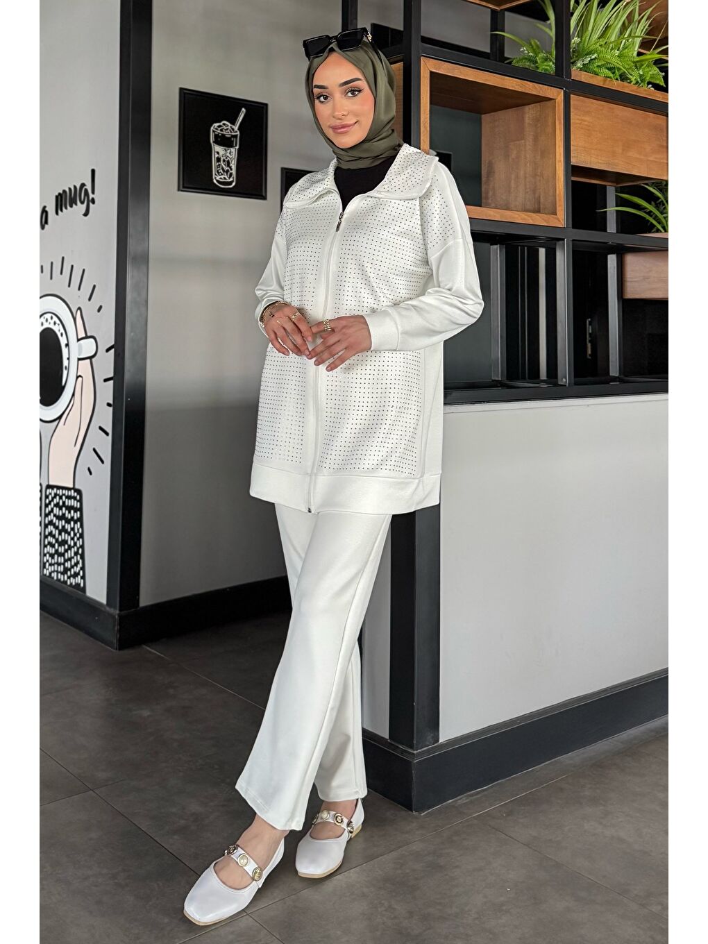 Beyaz Taş Detaylı Fermuarlı Büyük Beden Tesettür Hırka Pantolon İkili Takım-3