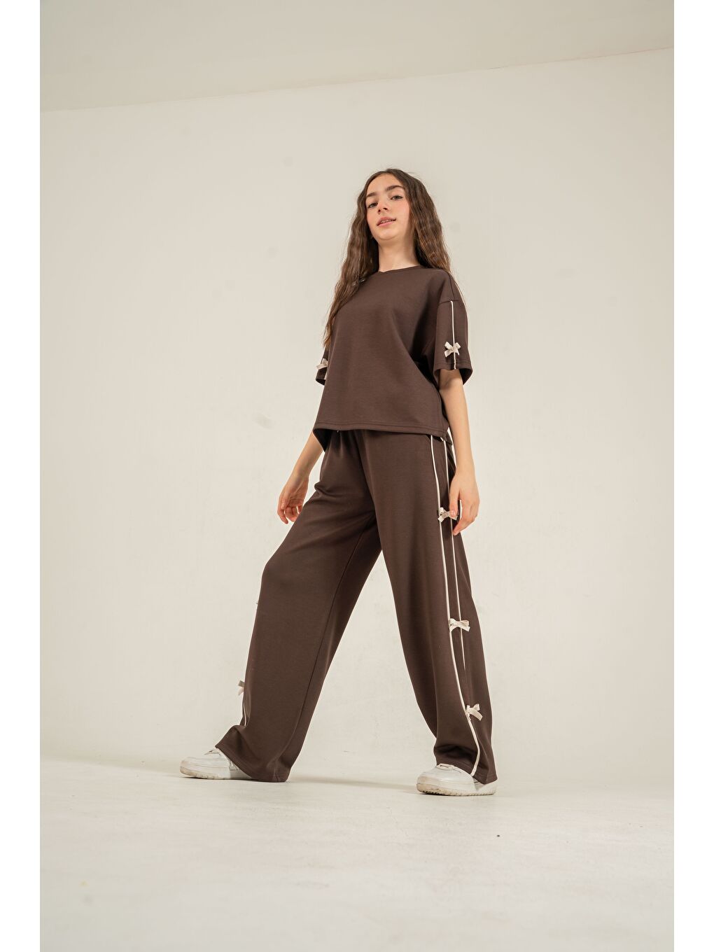 Kahverengi Üst Kollar Fiyonklu Alt Fiyonklu Yumaşak Dokulu-Comfort Kumaş Kız Çocuk Alt Üst Eşofman Takımı-3