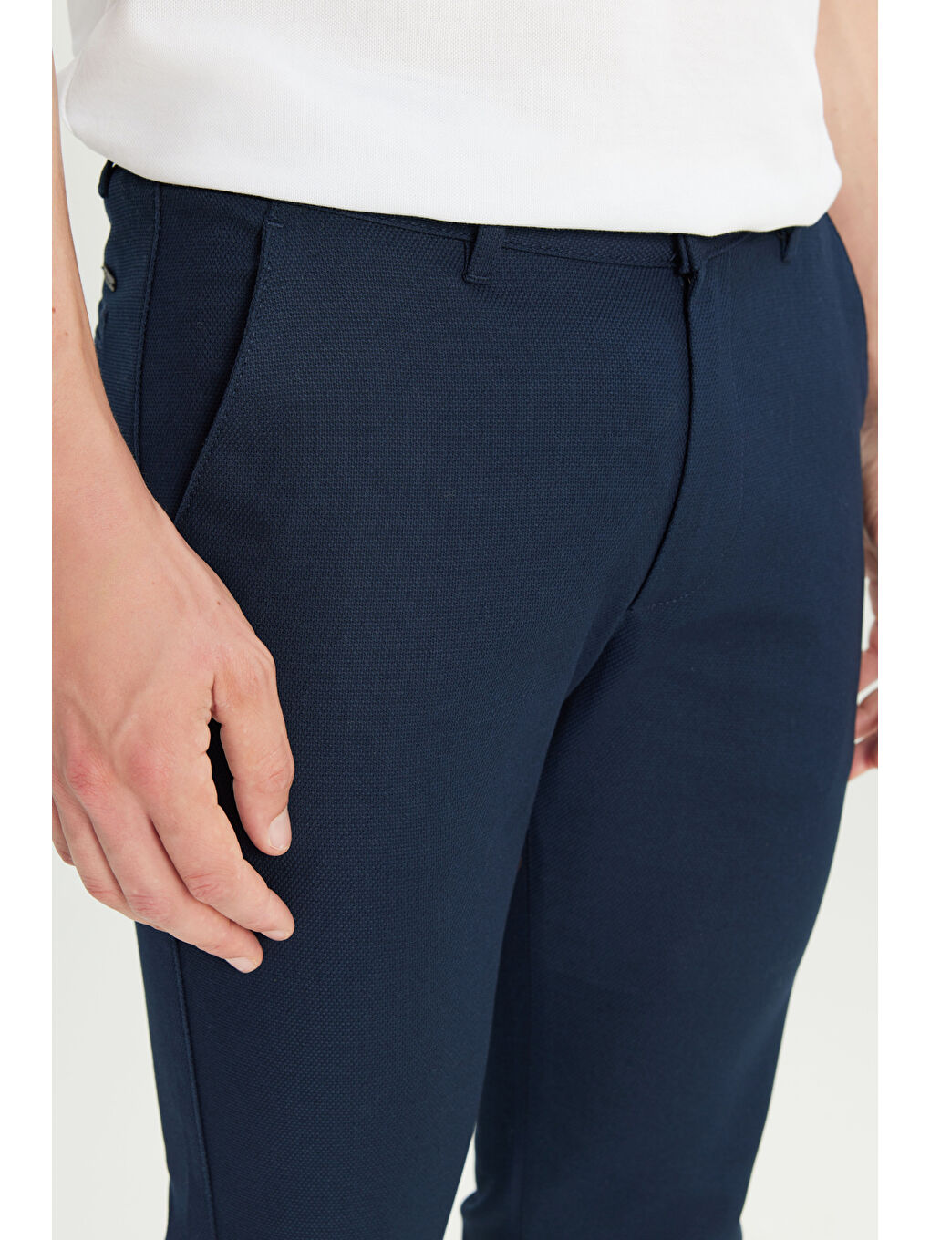 Erkek Lacivert Pamuklu Slim Fit Dar Kesim Yan Cepli Armürlü Casual Pantolon-3