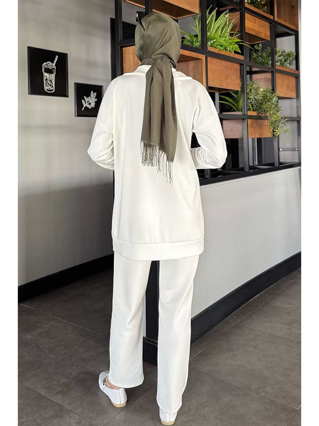 Beyaz Taş Detaylı Fermuarlı Büyük Beden Tesettür Hırka Pantolon İkili Takım-6