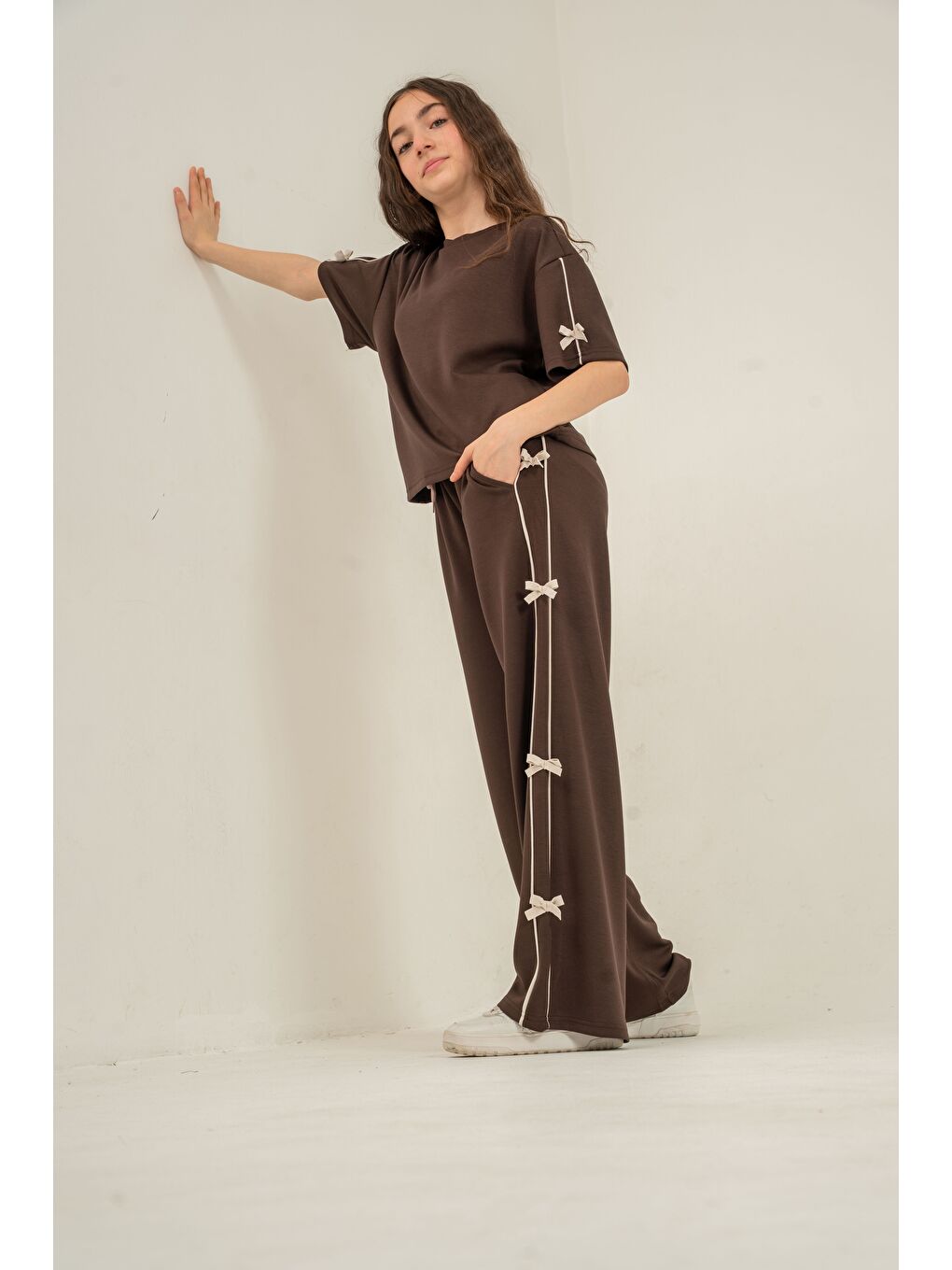 Kahverengi Üst Kollar Fiyonklu Alt Fiyonklu Yumaşak Dokulu-Comfort Kumaş Kız Çocuk Alt Üst Eşofman Takımı-4