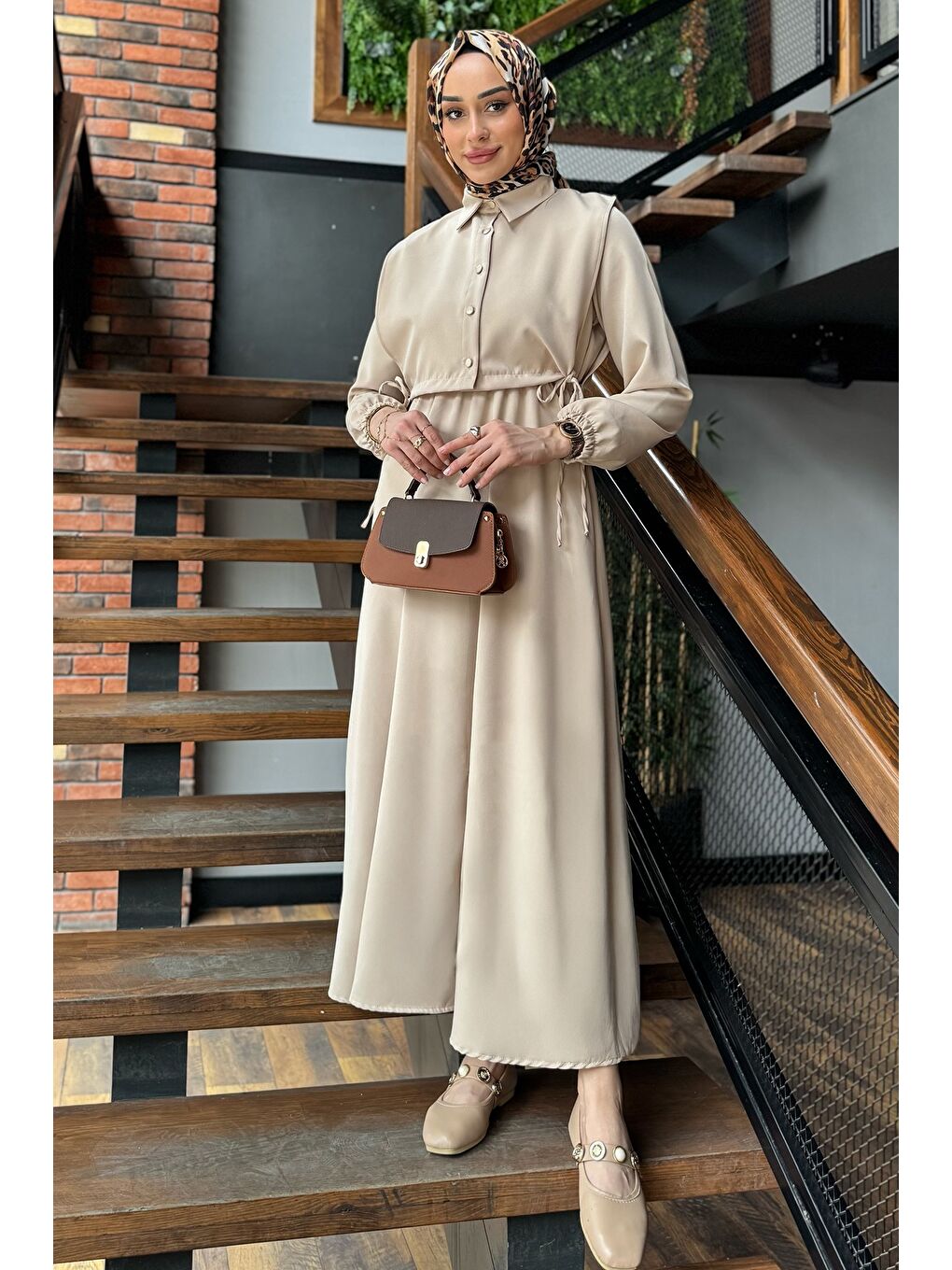Bej Yan Bağlamalı Bluz Kombinli Tesettür Elbise-3