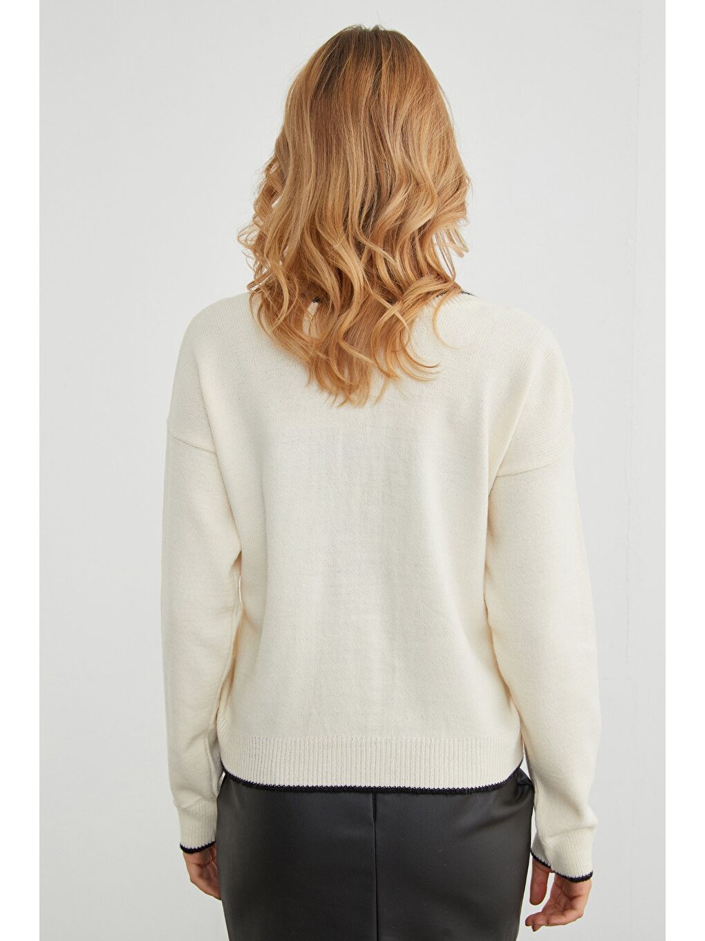 Ekru Fiyonk Detaylı Triko Hırka-4