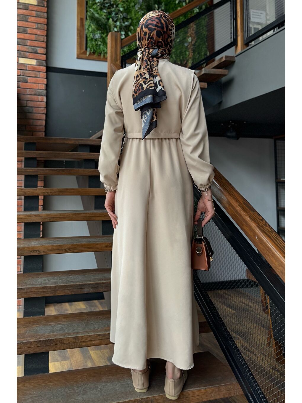 Bej Yan Bağlamalı Bluz Kombinli Tesettür Elbise-6
