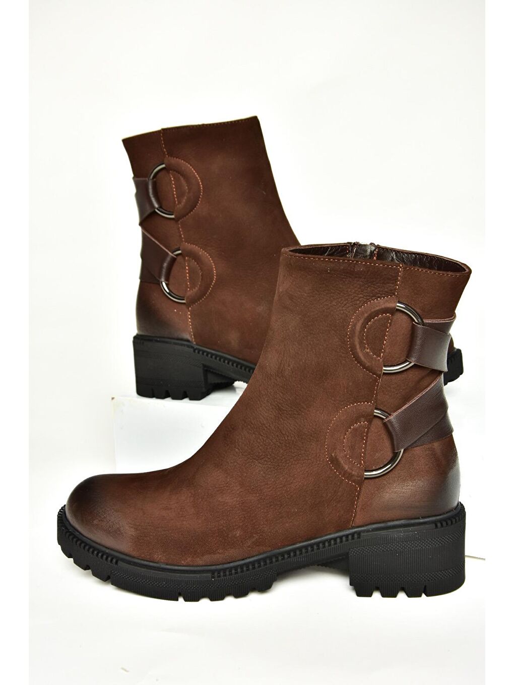 T6540471 Kahverengi Kadın Bot-1