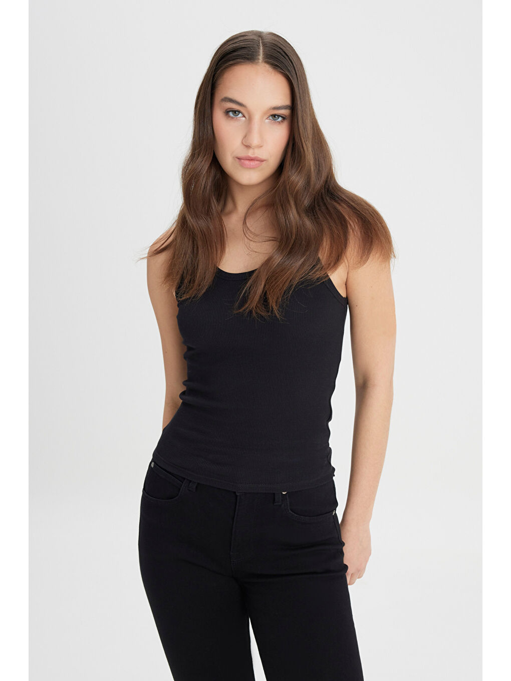 Slim Fit Dar Kesim Siyah Tişört-3