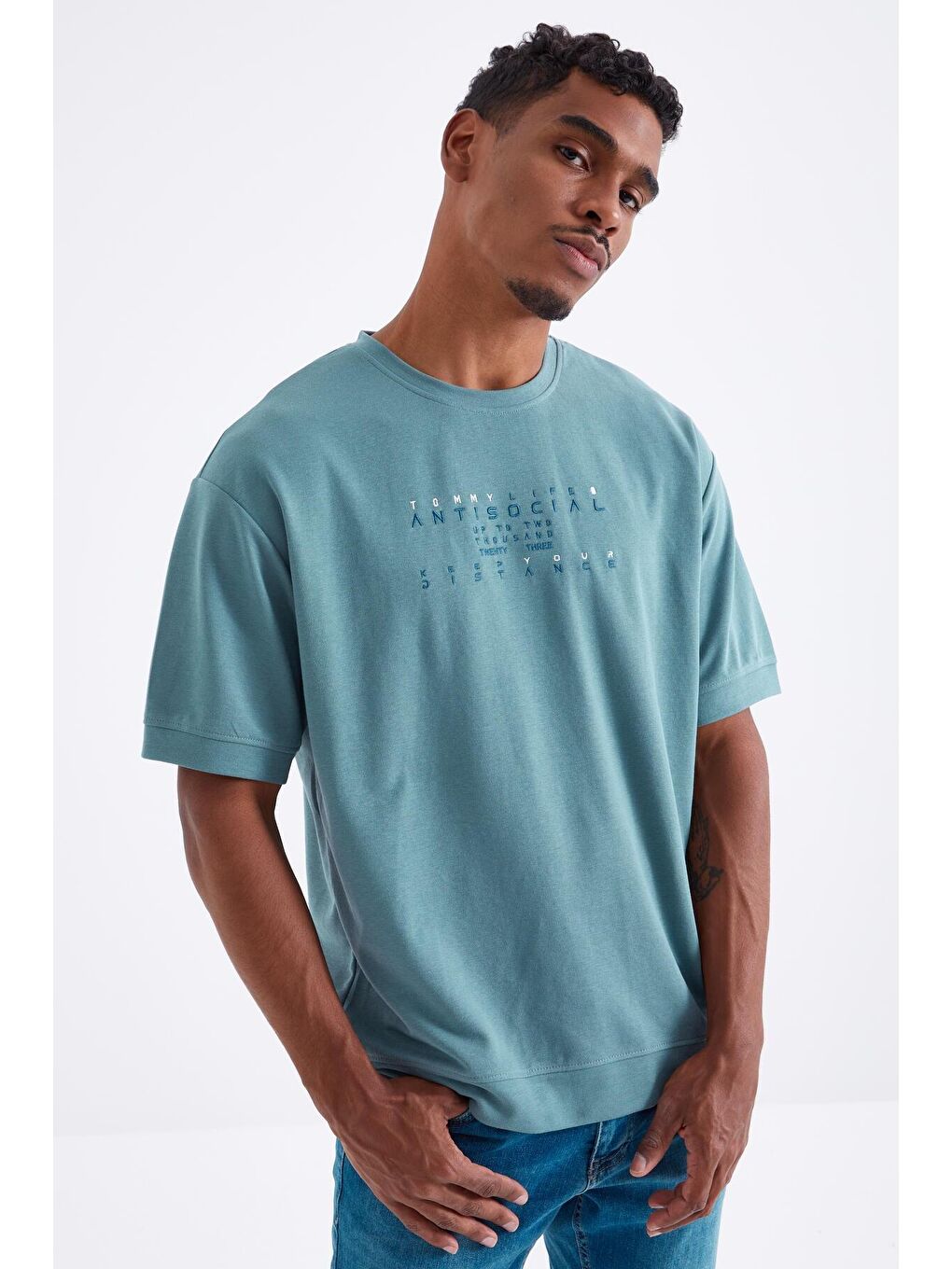 TOMMYLIFE Mint Yeşili Küçük Yazı Nakışlı O Yaka Erkek Oversize T-Shirt  - 88103