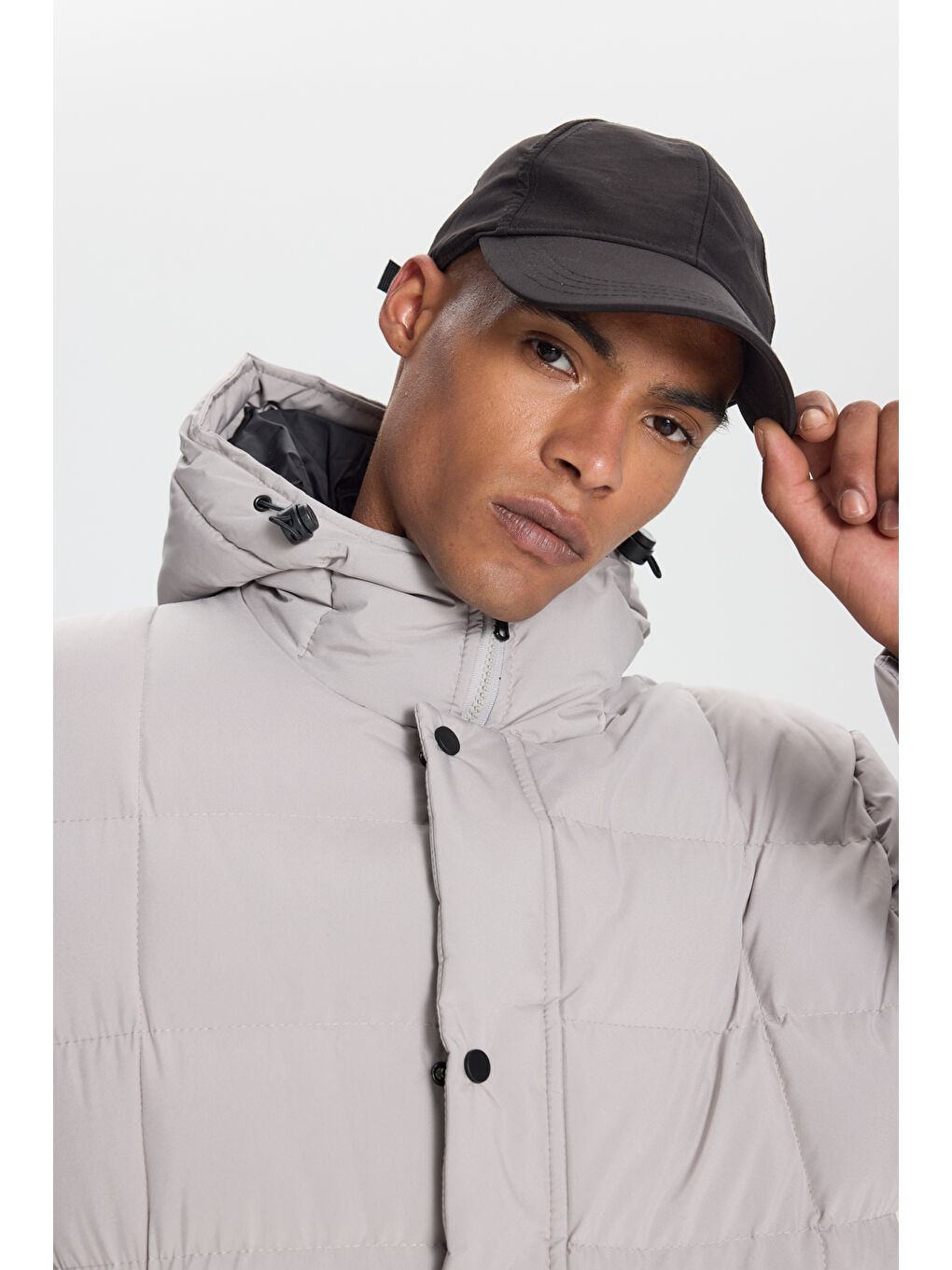 Bej Erkek Taş Standart Fit Normal Kesim Kapüşonlu Dik Yaka Yan Cepli Kaban-4