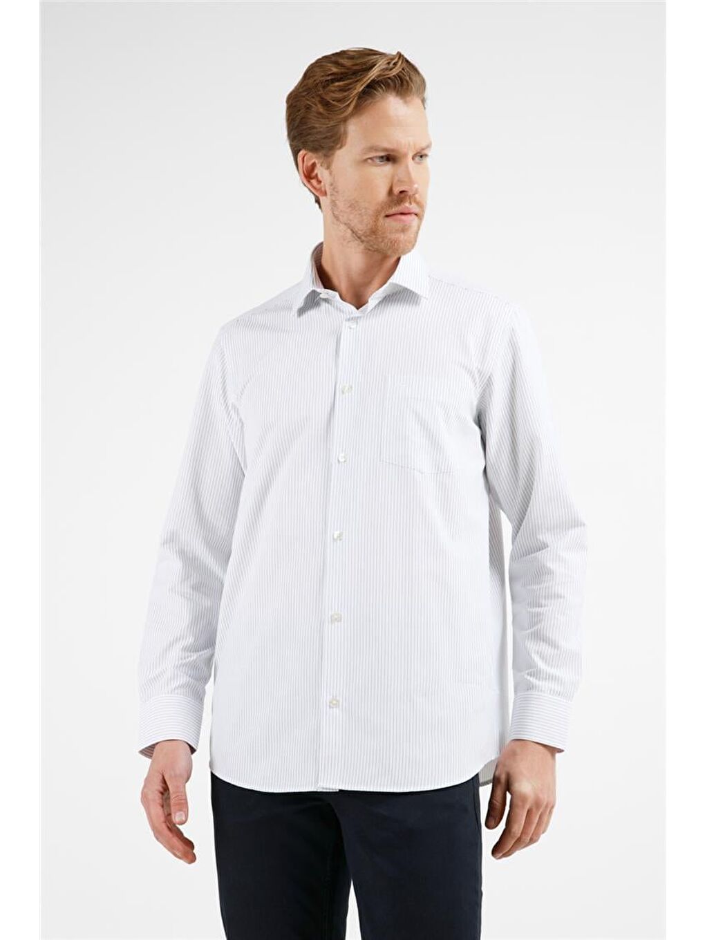 Beyaz - Lacivert Çizgili Desen Sert Yaka Uzun Kol Cepli Comfort Fit Pamuklu Gömlek 1004255208-2