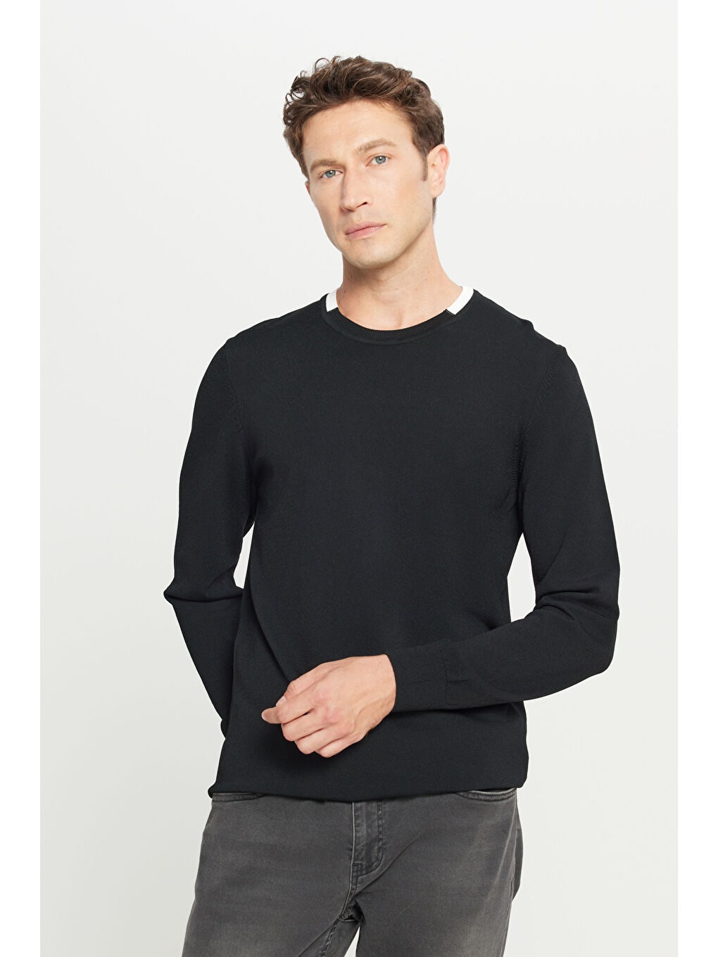 Erkek Siyah Standart Fit Normal Kesim Bisiklet Yaka Triko Kazak-2