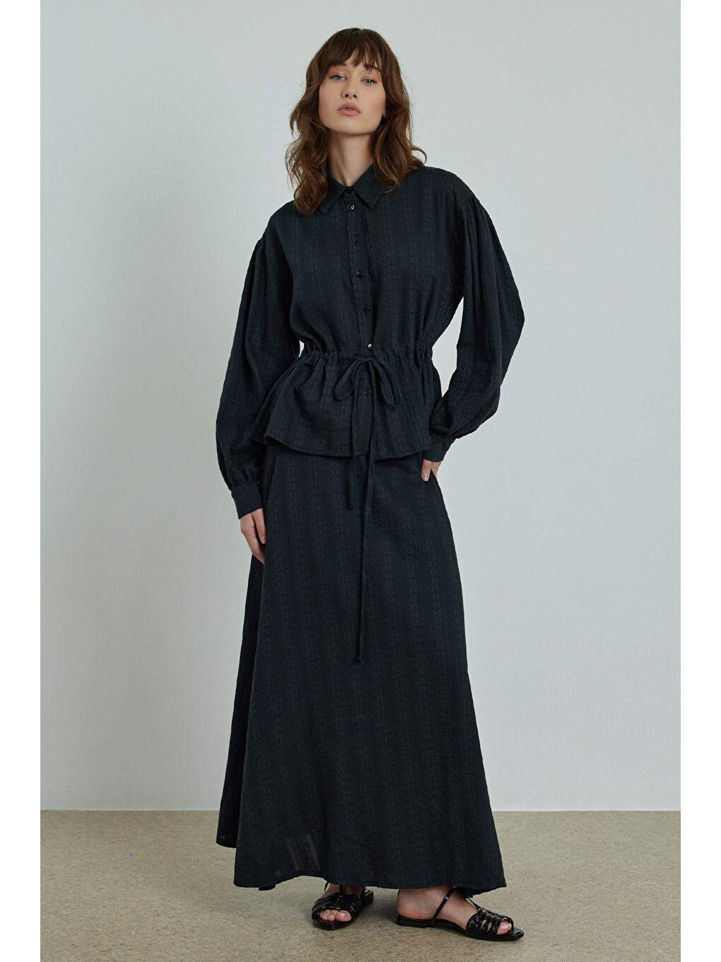 Pamuklu Floral Dokulu Etekli Takım - Siyah