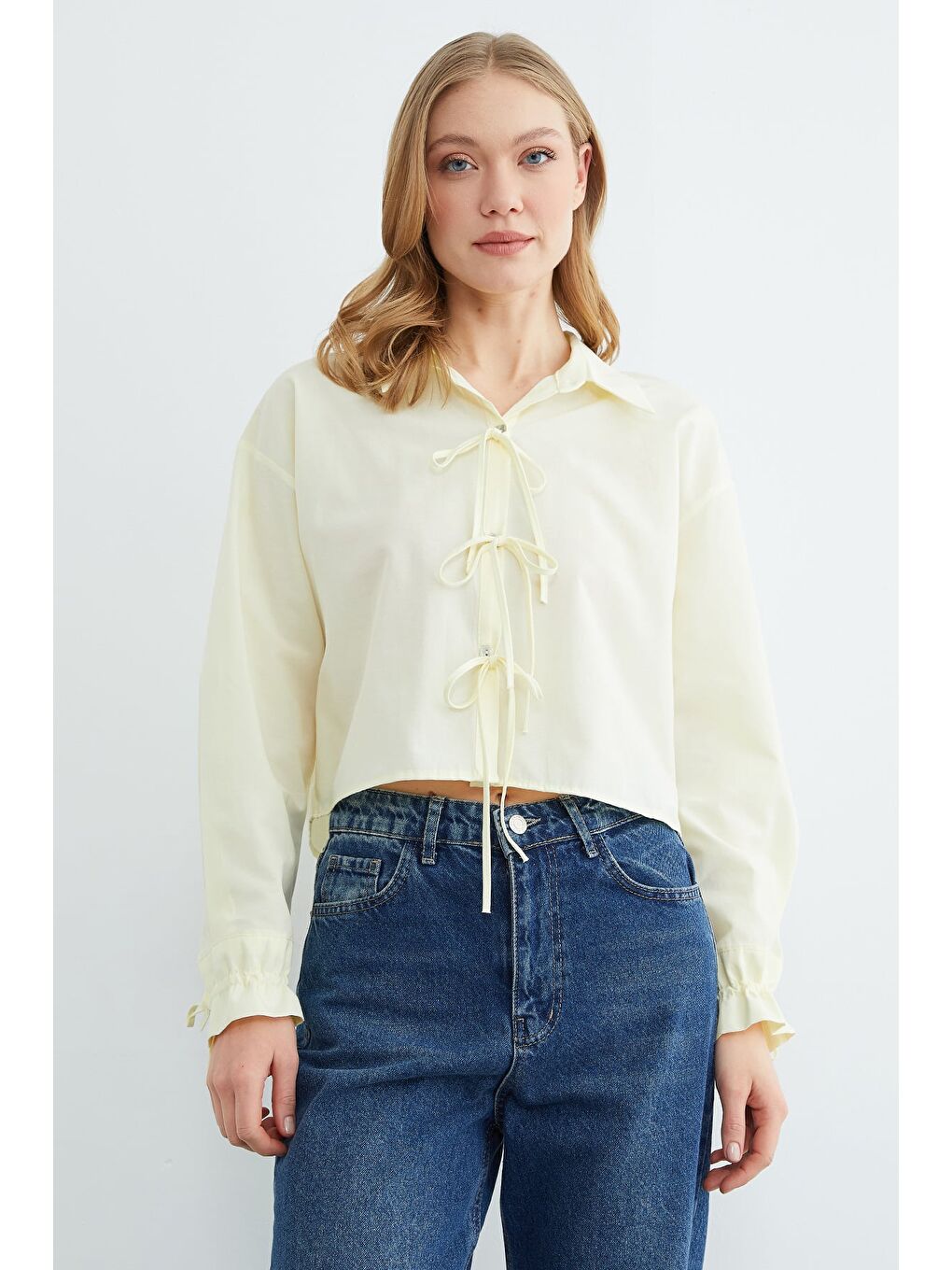 Sarı Önü Bağlamalı Düğmeli Crop Gömlek-1